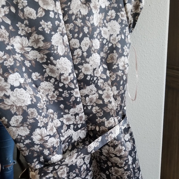 Belted dress - Picture 4 of 4